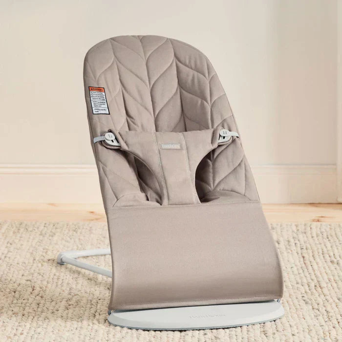 عربة هزازة للأطفال